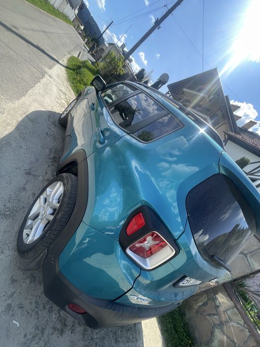 Джип  ! Газ Бензин! Поний привід.