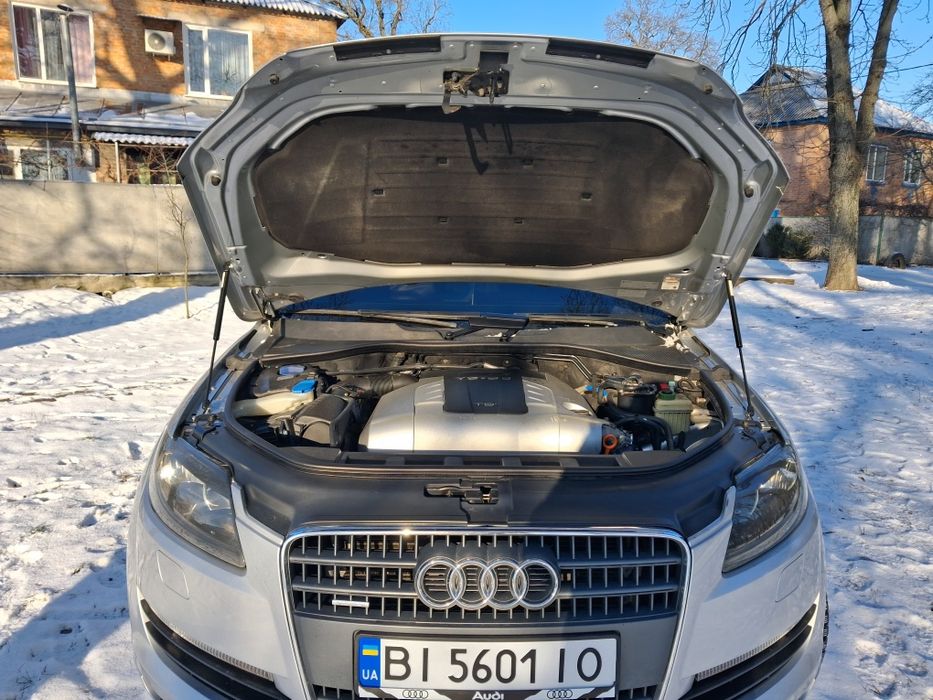 Продам Audi Q7 Quattro(без вкладень)