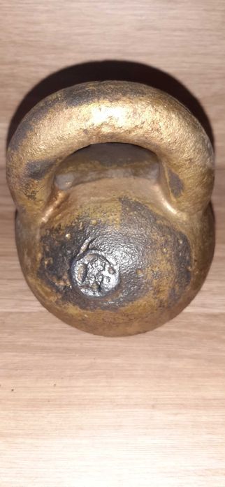 Stary Odważniki ,,uchem”  zabytek kolekcjonerski