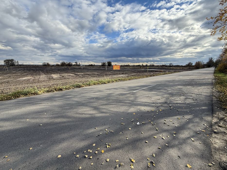 Зазимя,ділянка 6,6сот. біля р.Десна, асфальт, комунікації