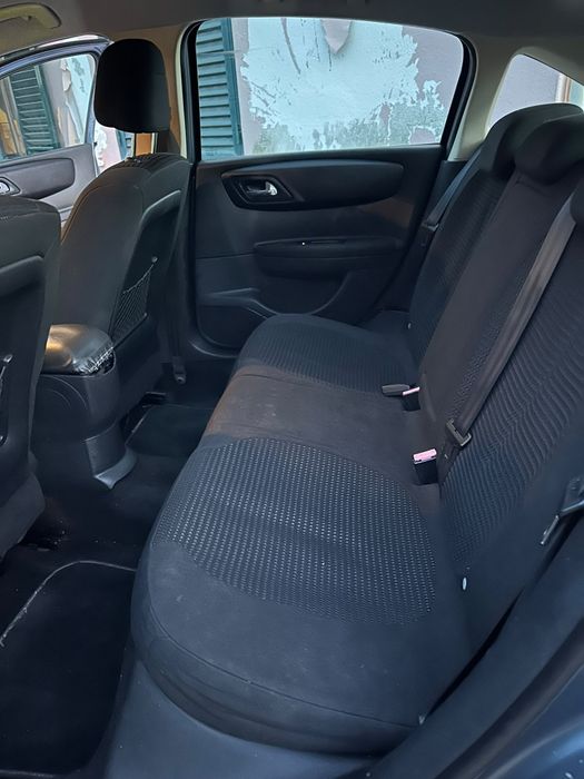 Citroen C4 2007 bem estimado