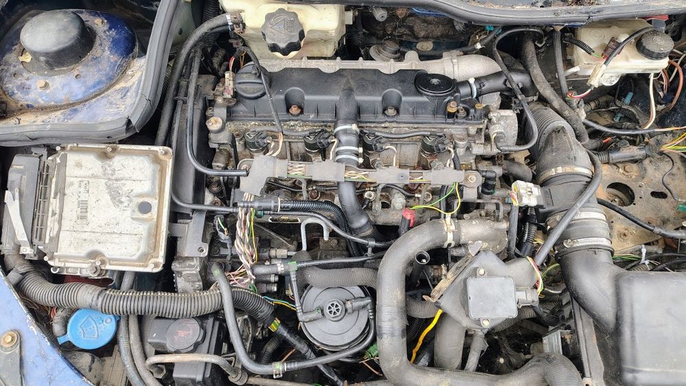 Бампер та інше пежо 206 2л. Дизель