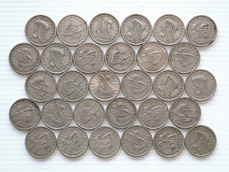 Lote de 30 Moedas 2 Escudos e 50 Centavos 1972
