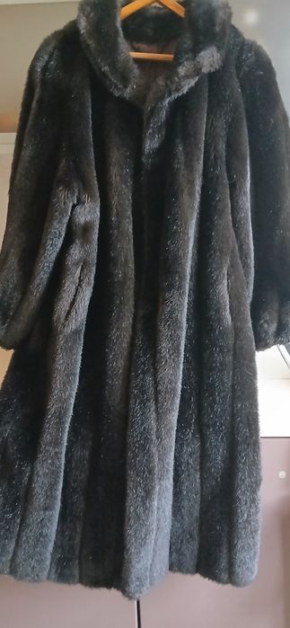 Продам новую искуственую шубу