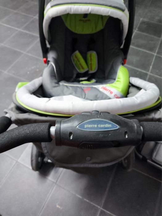 Carrinho de bebe Pierre Cardin