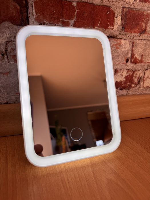 Lusterko podświetlna LED na akumulator