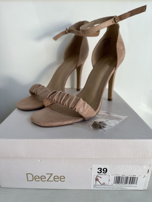 Buty szpilki DeeZee CCC 39 nowe beż / róż