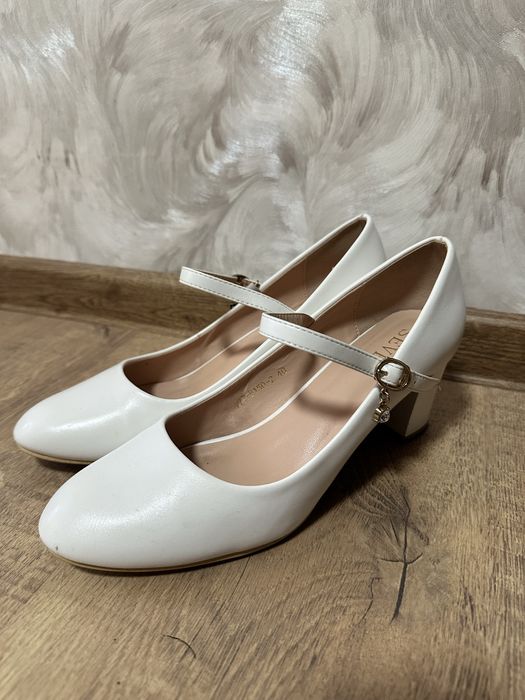 Весільні туфлі 40 розмір