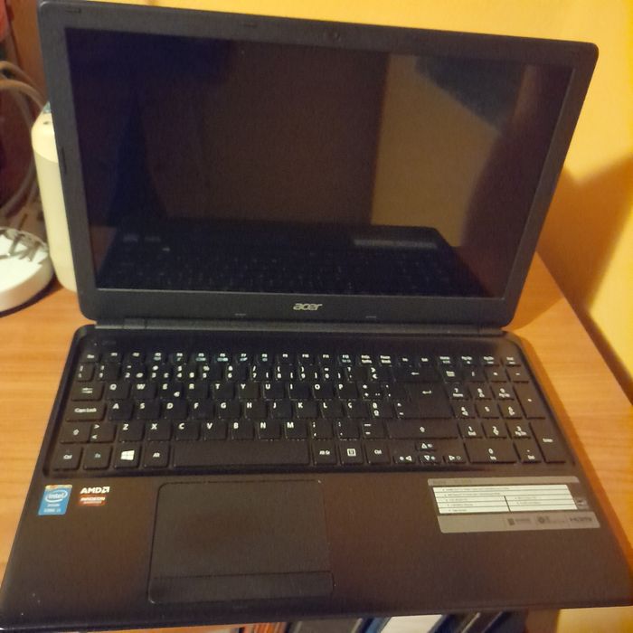 Computador e impressora multifunções em bom...