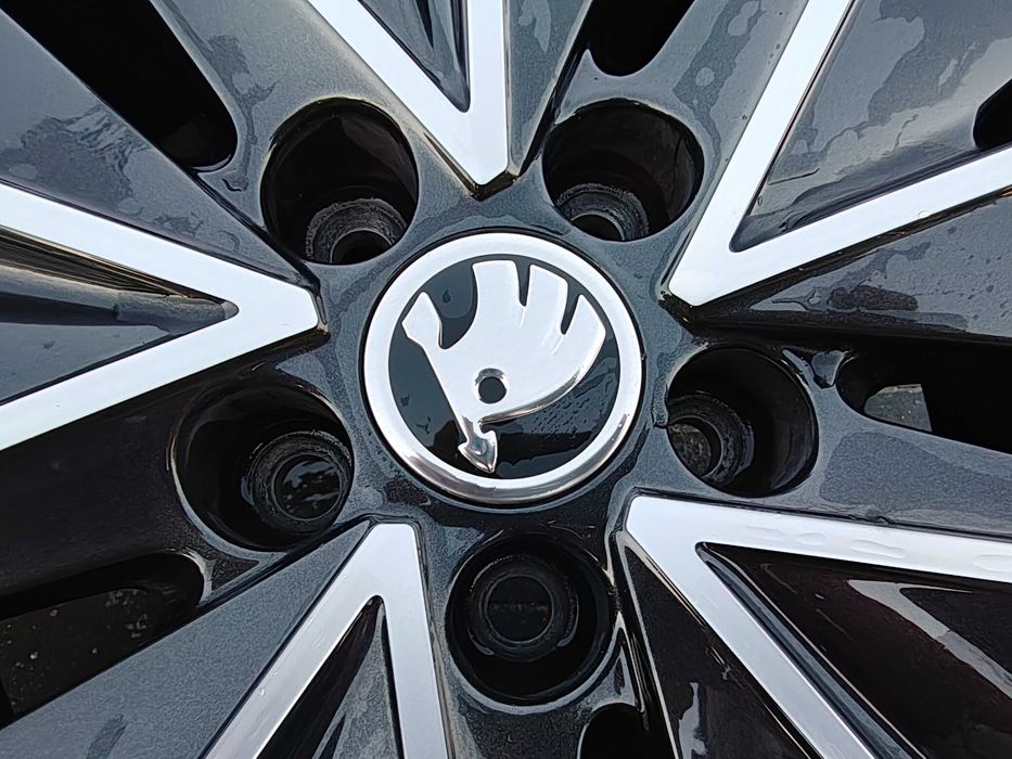 felg aluminiowych Skoda 17" + opony letnie