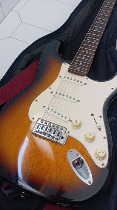 Guitarra squier strat fender