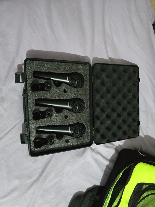 Pioneer ddj SR mais mesa de som e microfones