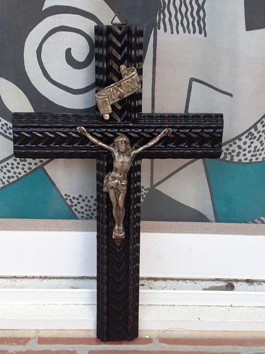Crusefixo  em madeira e metal