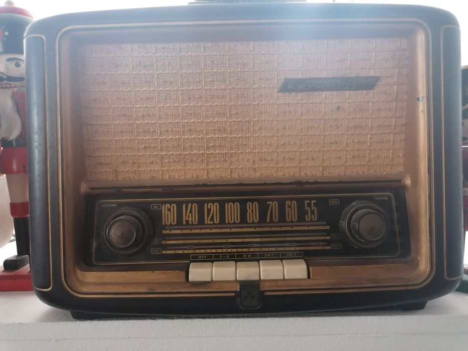 Rádio a valvulas Grundig