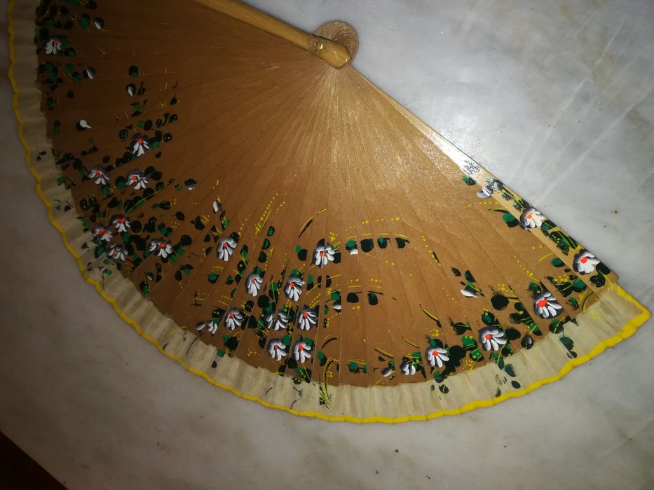 Conjunto de 4 Leques Diversos