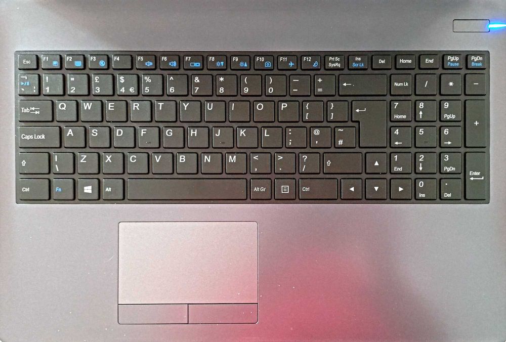 CLEVO N250JU, i5-6th, WIN10, 128SSD, 15,6", 8GB, KAM, CR277