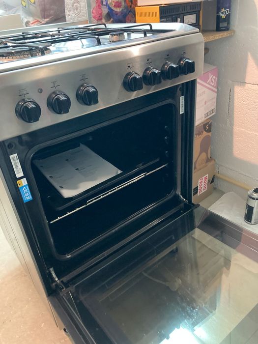 Fogão Indesit praticamente novo