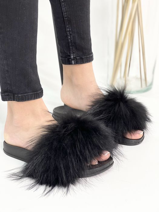 Klapki czarne z naturalnym futerkiem !
