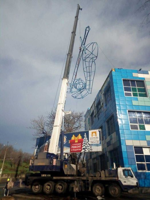 Крани автомобільні та гусеничні в оренду вантажопідємністю 45-200 тонн