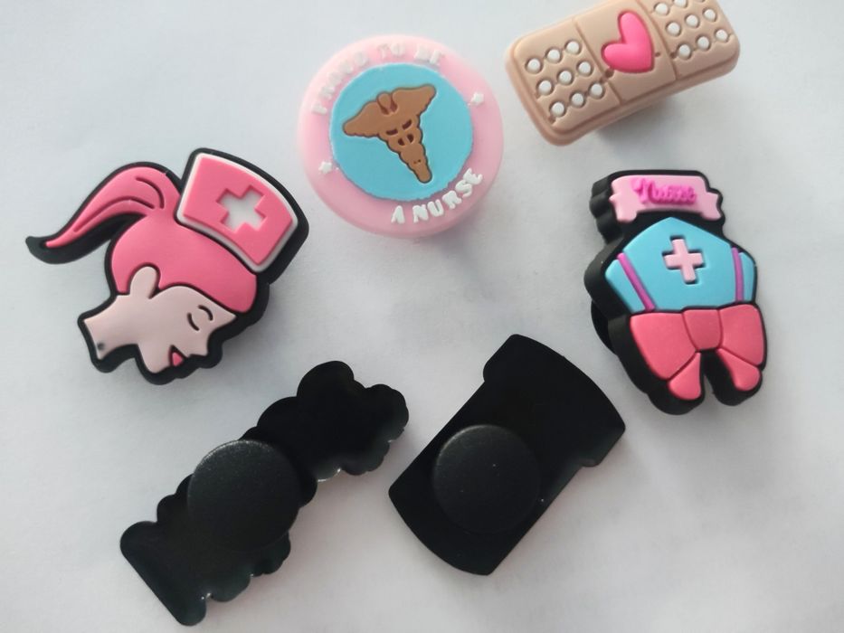 Przypinki do Crocs pielęgniarka nowe 6 sztuk