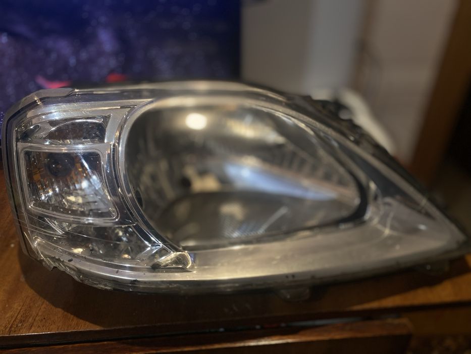 Продам фари  Renault Logan 2012