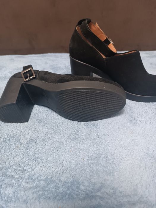 Нові жіночі туфлі натуральна замша Massiv