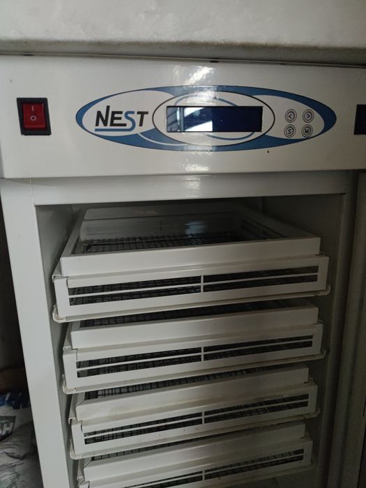 Інкубатор Nest-200 PRO  автоматичне зволоження