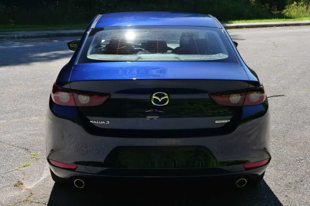 Mazda 3      2021