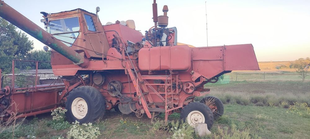 Комбайн Ніва СК5