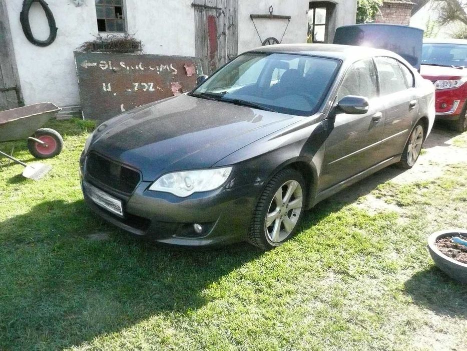 Subaru Legacy 2.0 R sedan