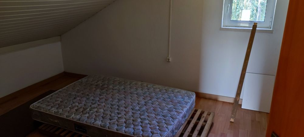 Quarto. Wc privada. SEM COZINHA. 275€