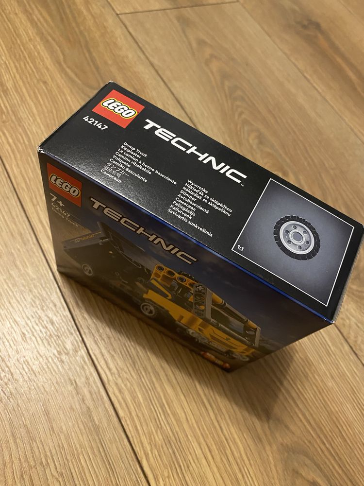 LEGO® Technic 42147 Le camion à benne basculante