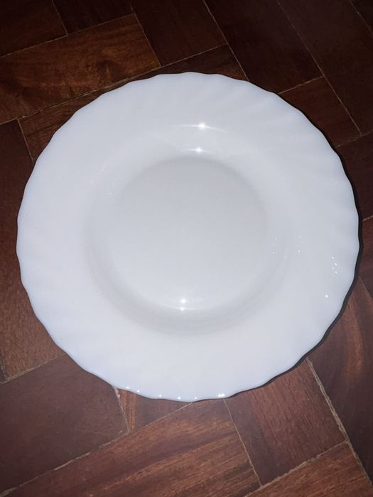 Conjunto 18 pratos + saladeira