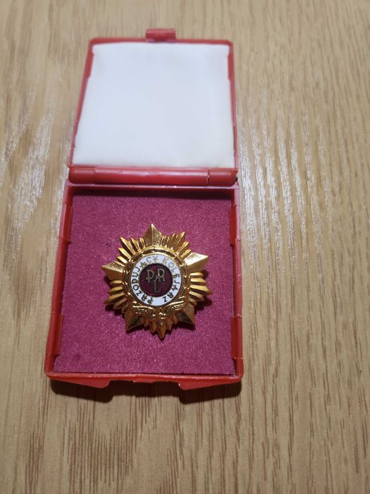 Złota Odznaka Przodujący Kolejarz 1990r - etui + Legitymacja