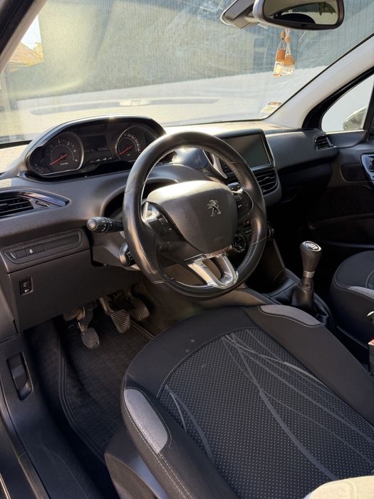 Peugeot 208 impecavel