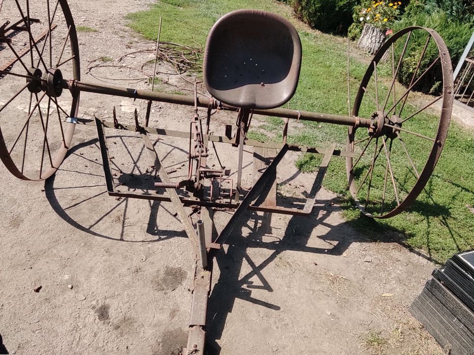 Продам кінну грабарку на запчастини
