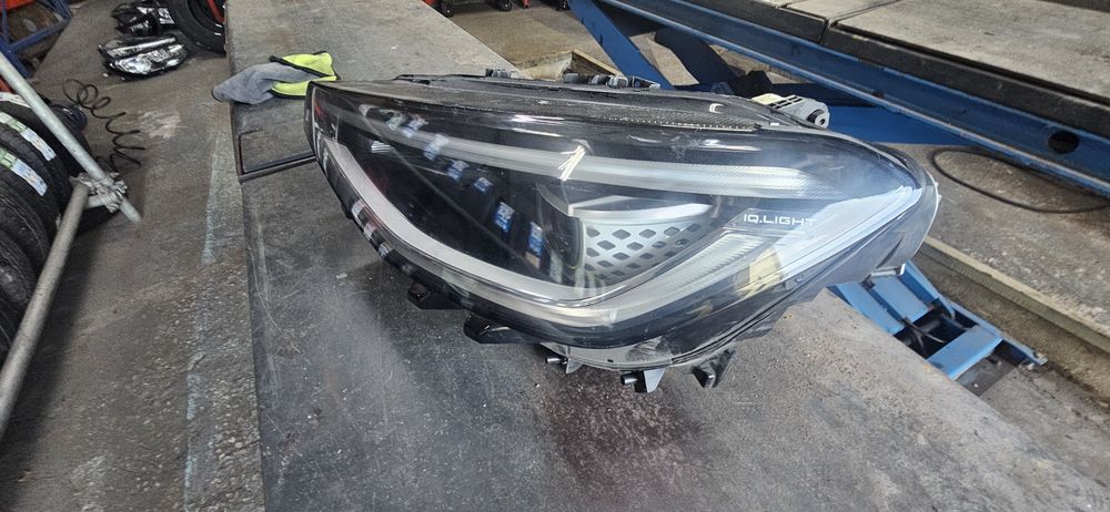 Farol para VW ID.5 (E39) usado em bom estado.