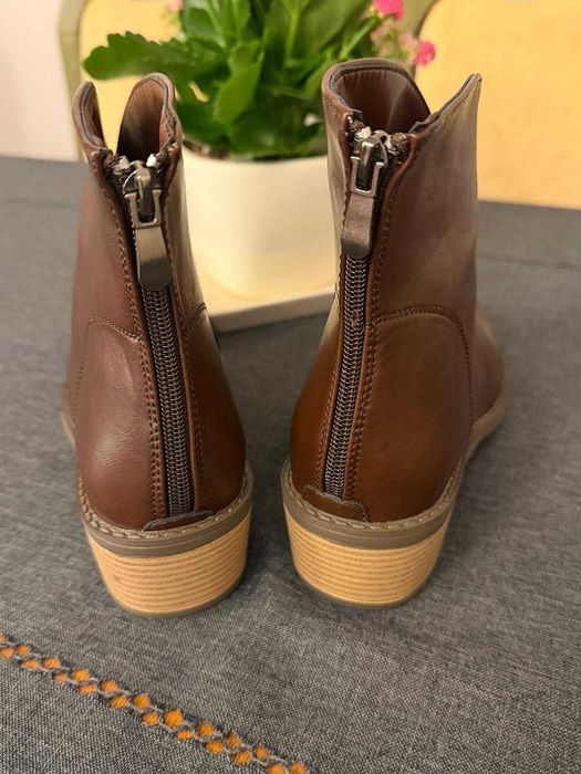 Buty damskie nowe, sztyblety, botki, brązowe, skóra,  okazja