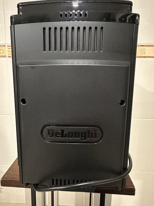 Máquina de café Delonghi ECAM220