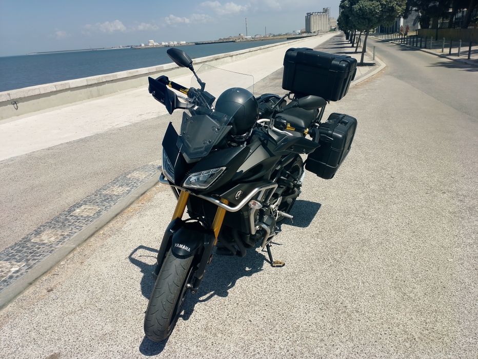 Vendo Yamaha traser 900