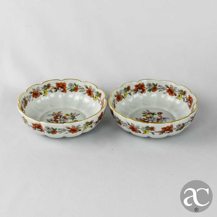 Par de Taças bordo gomado em porcelana Vista Alegre decoração Magnólia