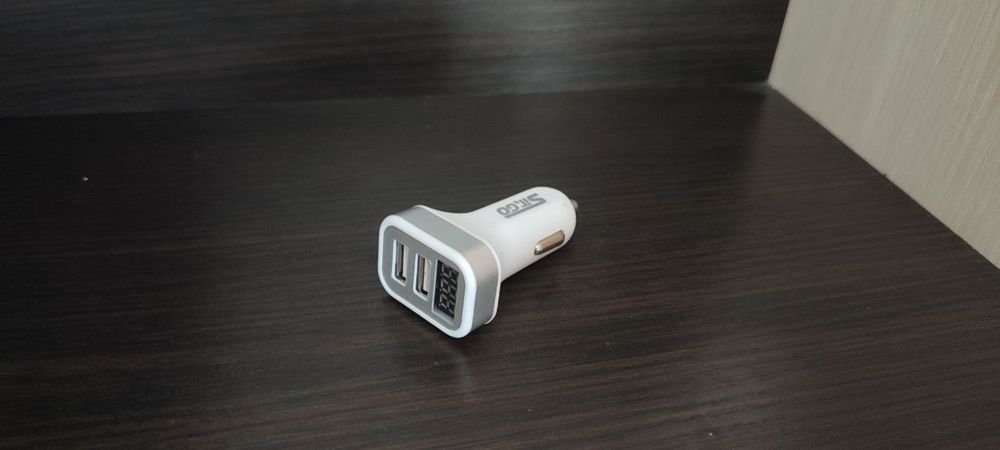 Зарядка в прикурювач авто