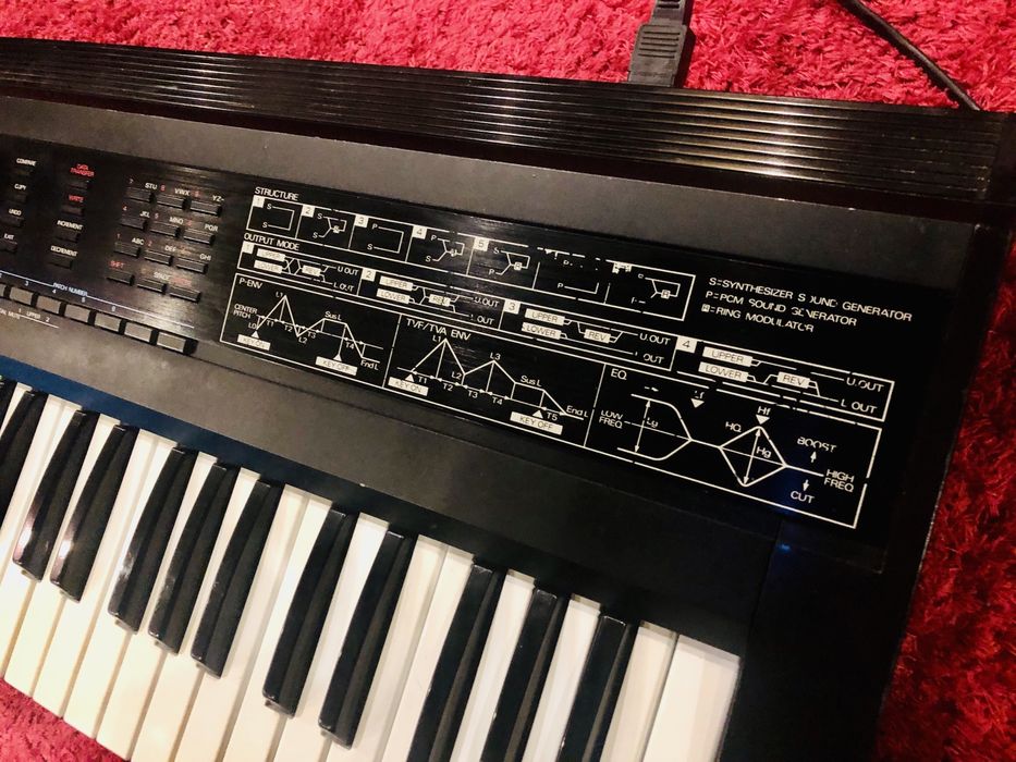 Roland D50 - LA sintetizador 80’s