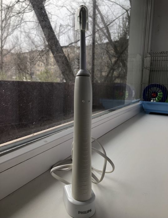 Зубная щетка Philips Sonicare HX6530