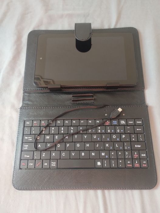 Tablet Dell venue7 3740 LTE stan dobry razem z klawiaturą