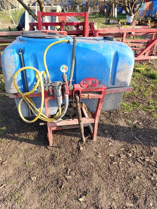 Оприскувач на 600 літрів