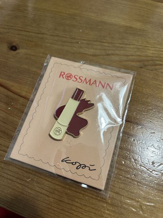 Pin szminka z rossmanna