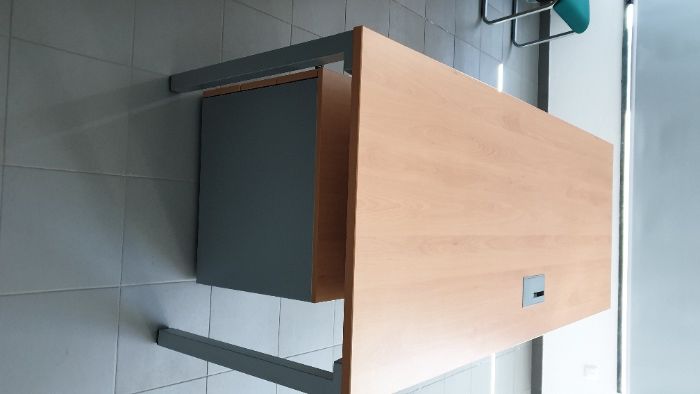 Steelcase office desk 2000x800 + Armário deslizante Steelcase