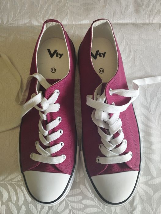 Trampki r. 41 bordowe