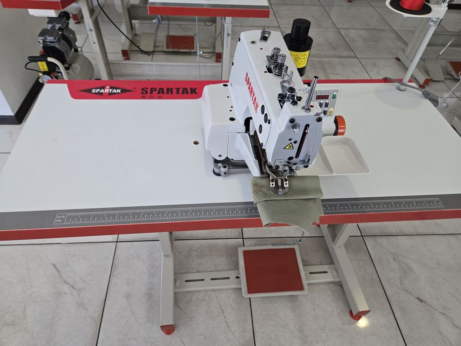 Пуговичная швейная машина